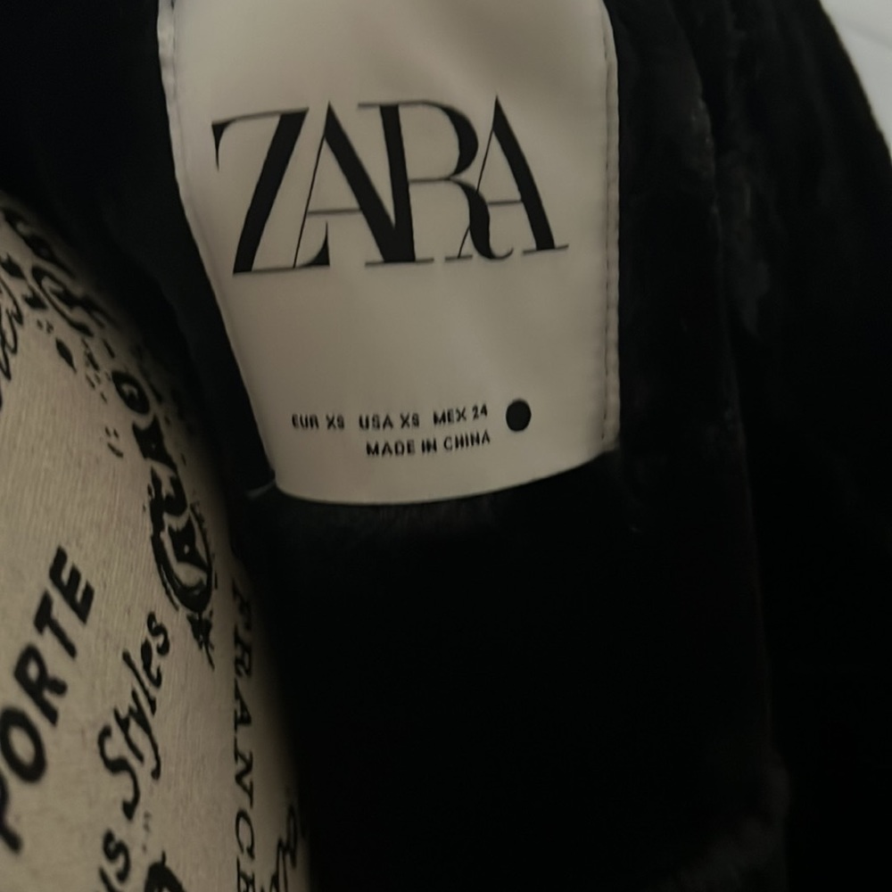 COPY - Zara winter jacket. - Picture 7 of 7